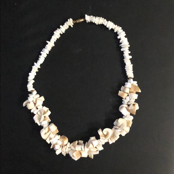 Hawaiian Shell Necklace White 8” NWOT - Picture 1 of 3